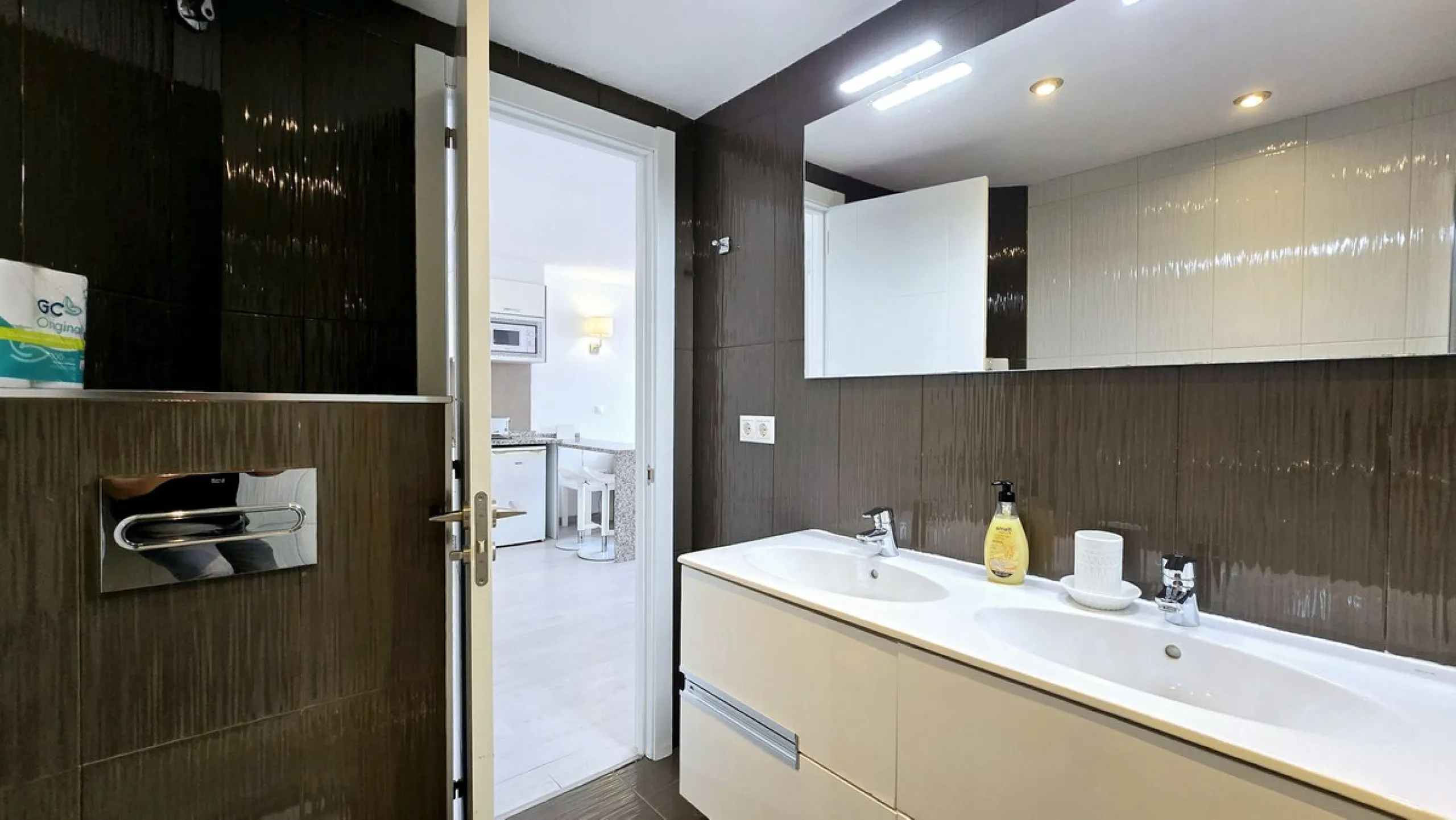 Apartment - Middle Floor Apartment в продаже в Marbella, Málaga. В доме 1 спален и 1 ванных комнат. Площадь дома 54 м²