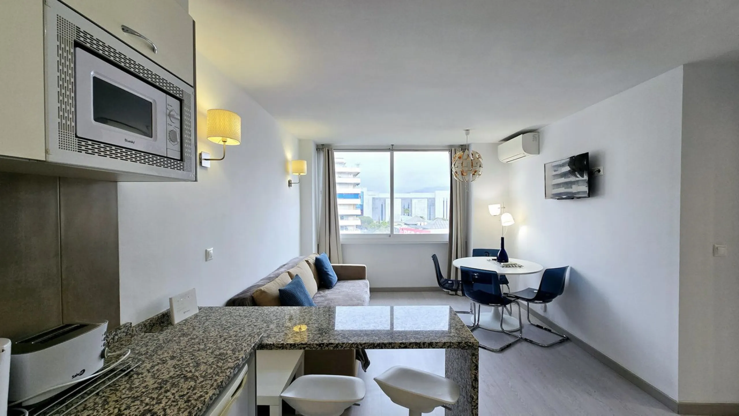 Apartment - Middle Floor Apartment в продаже в Marbella, Málaga. В доме 1 спален и 1 ванных комнат. Площадь дома 54 м²