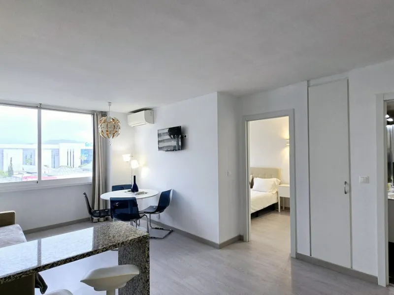 Apartment - Middle Floor Apartment в продаже в Marbella, Málaga. В доме 1 спален и 1 ванных комнат. Площадь дома 54 м²