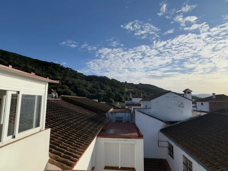 Spacious Independent House Offering Comfort and Versatility