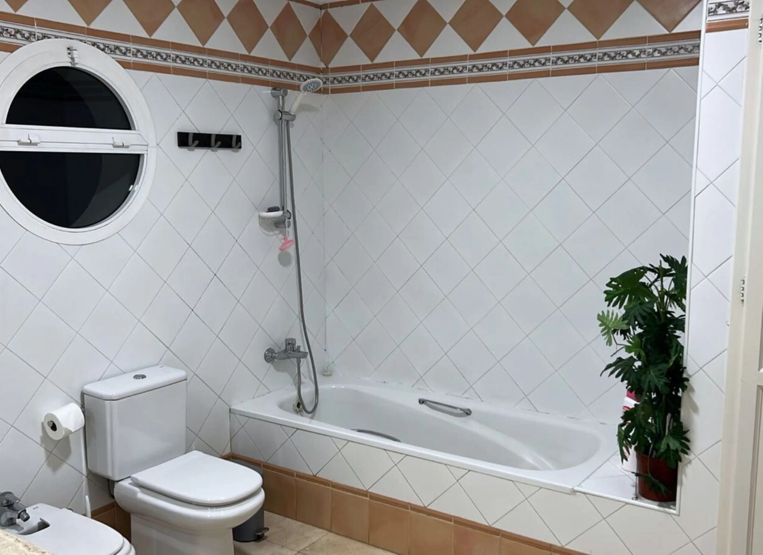 Spacious Independent House Offering Comfort and Versatility