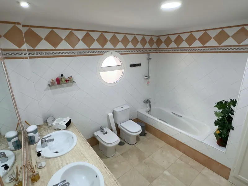 Spacious Independent House Offering Comfort and Versatility
