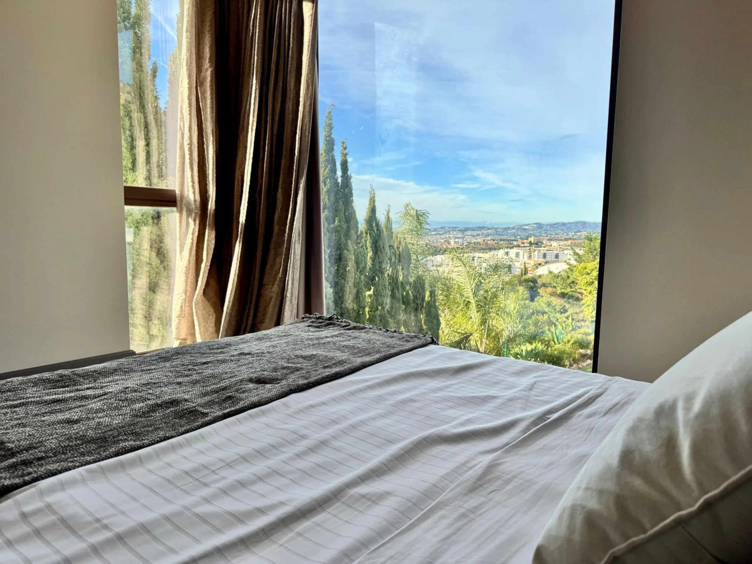 House - Detached Villa в продаже в Fuengirola, Málaga. В доме 3 спален и 4 ванных комнат. Площадь дома 435 м²