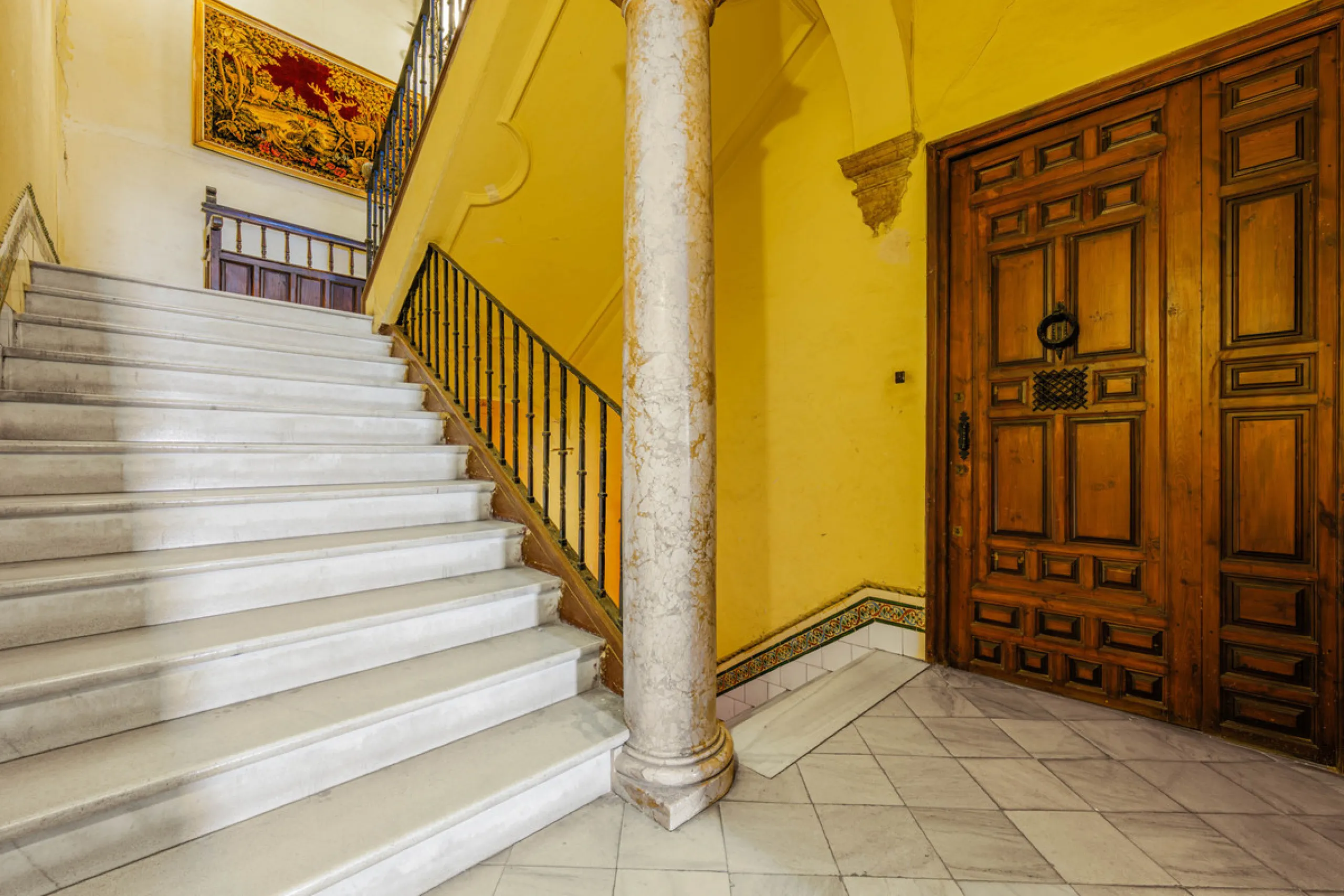 Commercial - Other в продаже в Málaga, Málaga. Площадь дома 1388 м². Площадь участка 343 м²