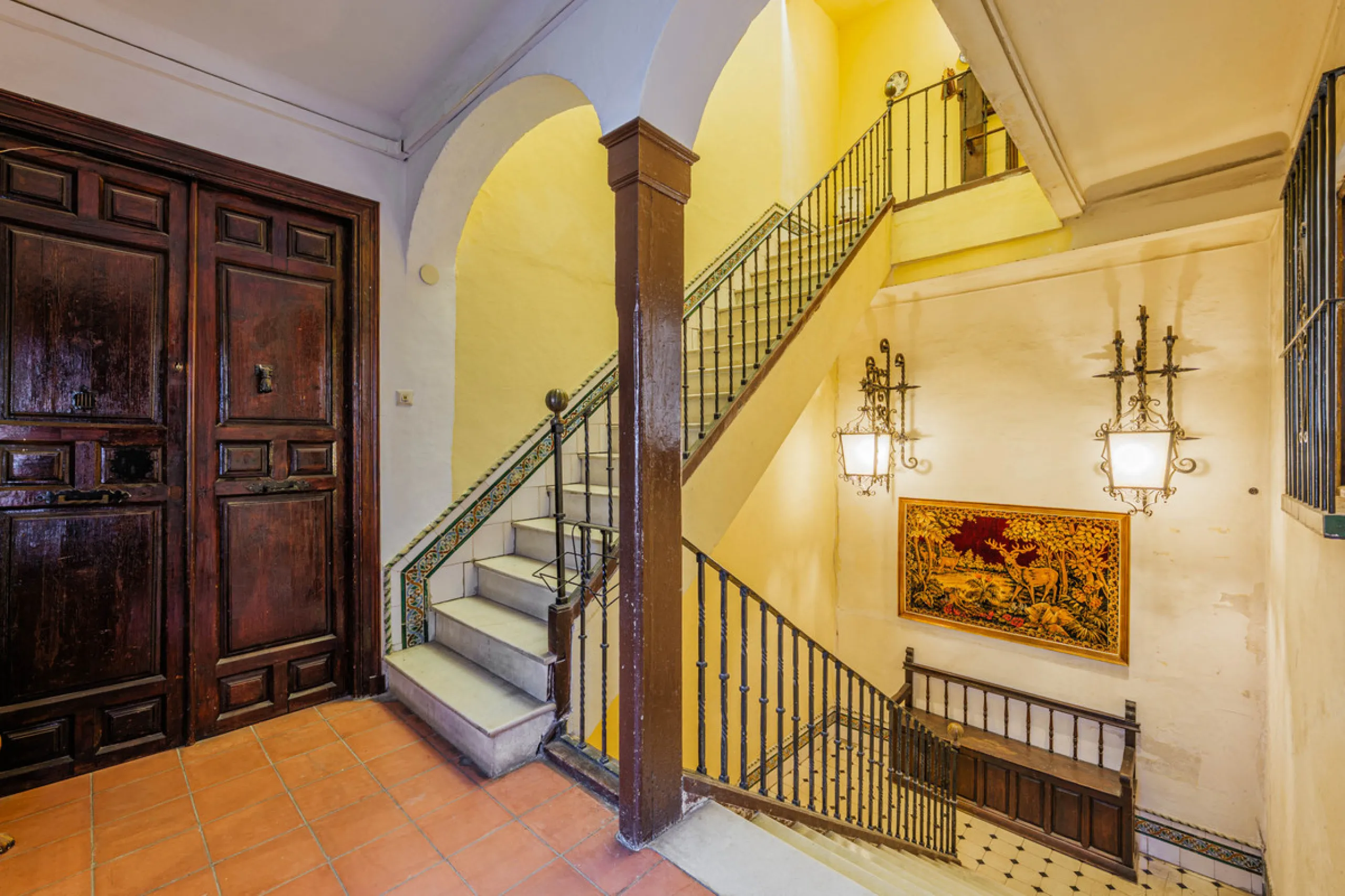 Commercial - Other в продаже в Málaga, Málaga. Площадь дома 1388 м². Площадь участка 343 м²
