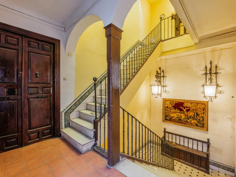 Commercial - Other в продаже в Málaga, Málaga. Площадь дома 1388 м². Площадь участка 343 м²