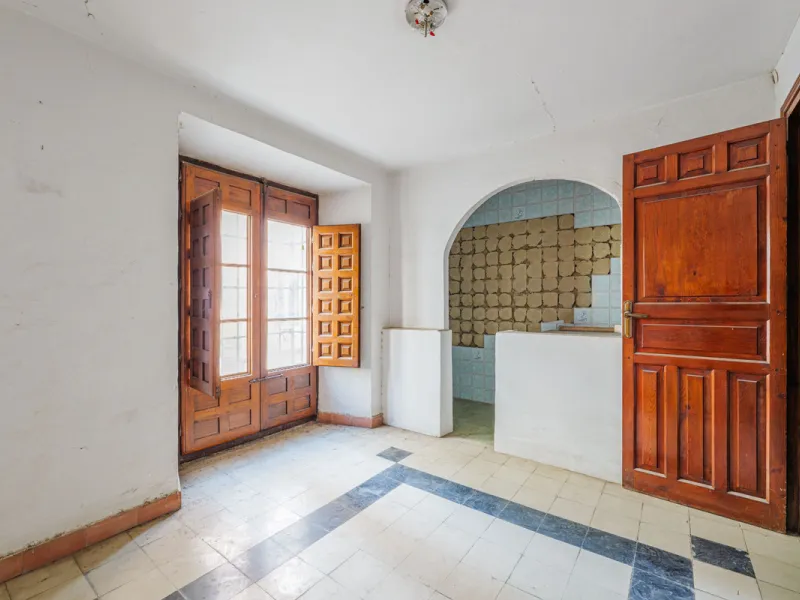 Commercial - Other в продаже в Málaga, Málaga. Площадь дома 1388 м². Площадь участка 343 м²