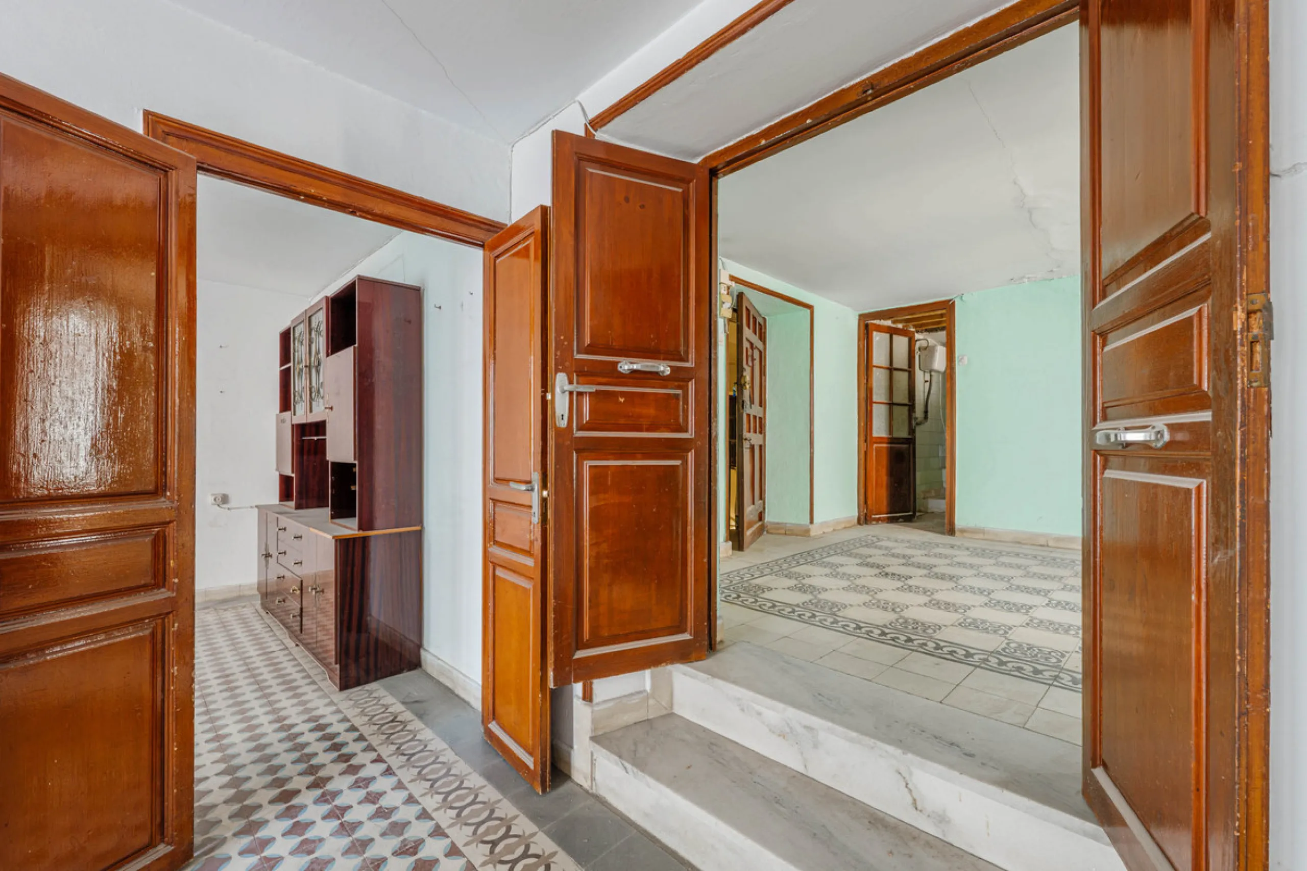Commercial - Other в продаже в Málaga, Málaga. Площадь дома 1388 м². Площадь участка 343 м²