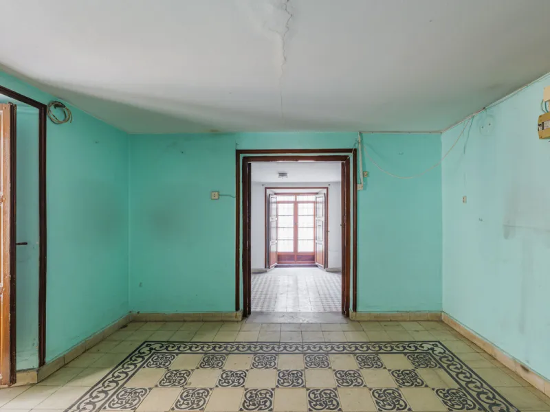 Commercial - Other в продаже в Málaga, Málaga. Площадь дома 1388 м². Площадь участка 343 м²