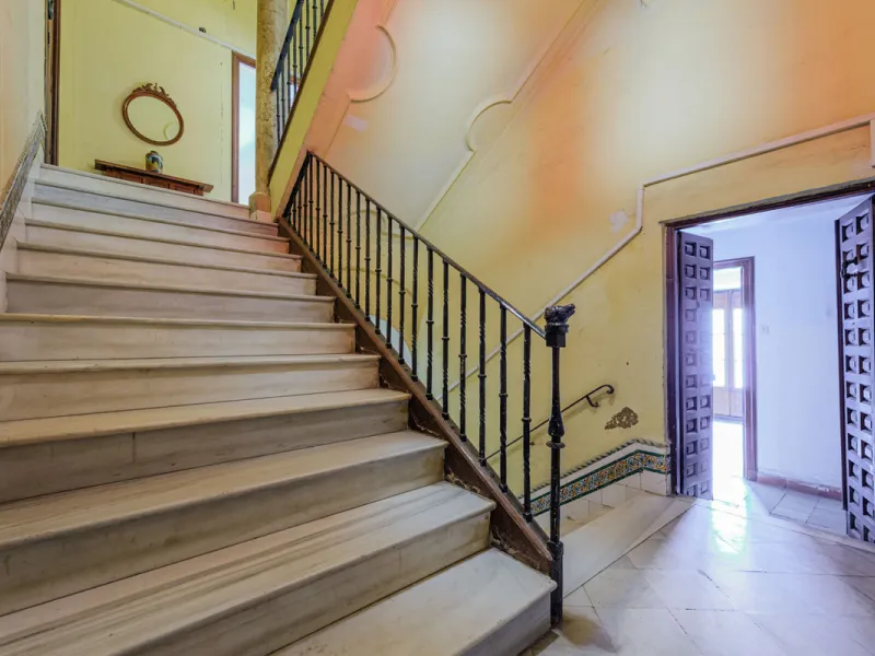Commercial - Other в продаже в Málaga, Málaga. Площадь дома 1388 м². Площадь участка 343 м²