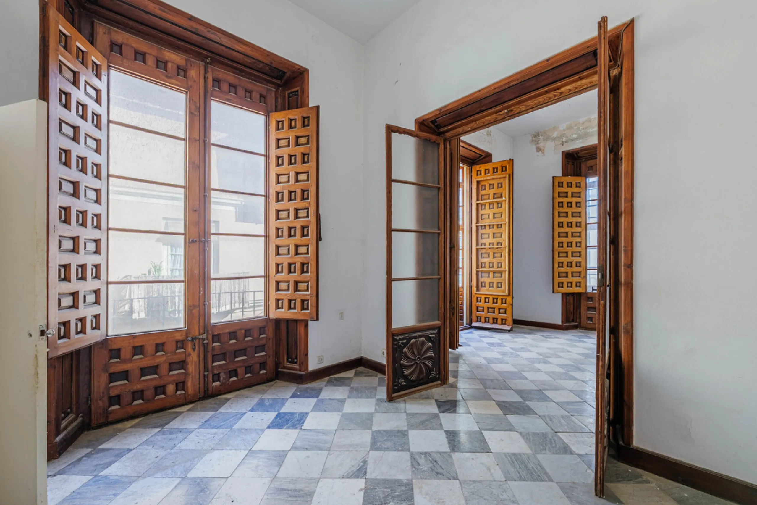 Commercial - Other в продаже в Málaga, Málaga. Площадь дома 1388 м². Площадь участка 343 м²