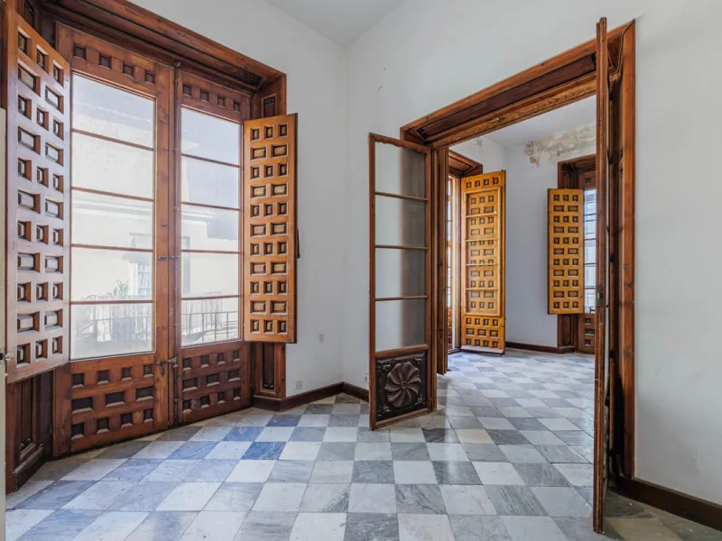 Commercial - Other в продаже в Málaga, Málaga. Площадь дома 1388 м². Площадь участка 343 м²