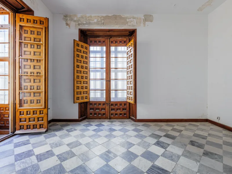 Commercial - Other в продаже в Málaga, Málaga. Площадь дома 1388 м². Площадь участка 343 м²