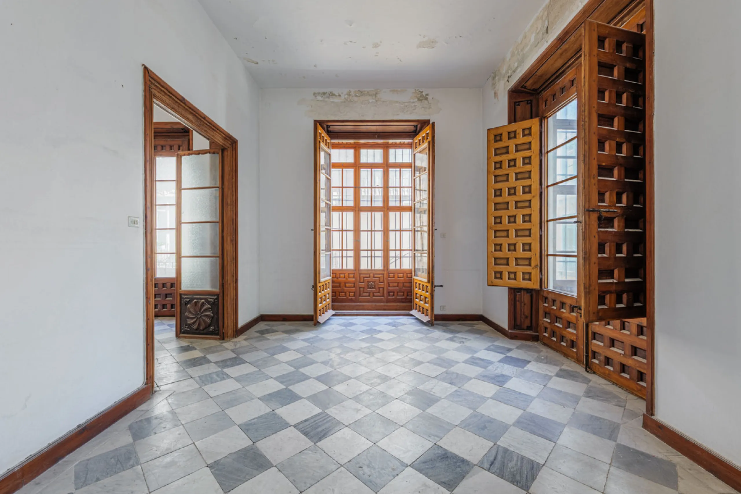 Commercial - Other в продаже в Málaga, Málaga. Площадь дома 1388 м². Площадь участка 343 м²