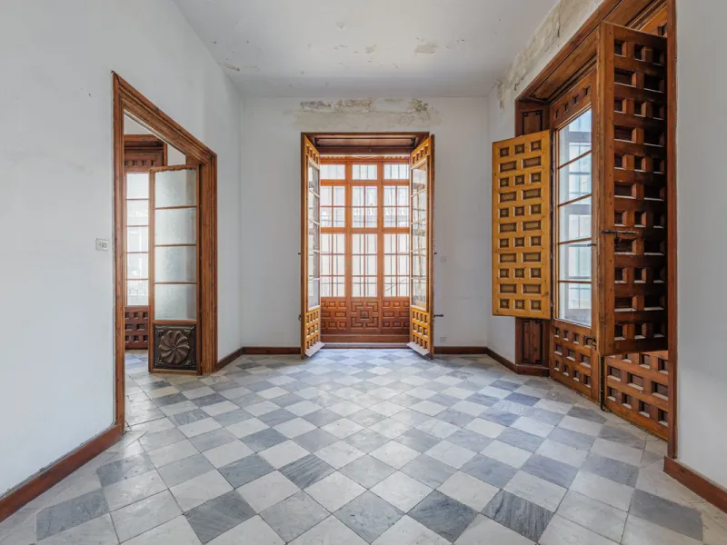 Commercial - Other в продаже в Málaga, Málaga. Площадь дома 1388 м². Площадь участка 343 м²