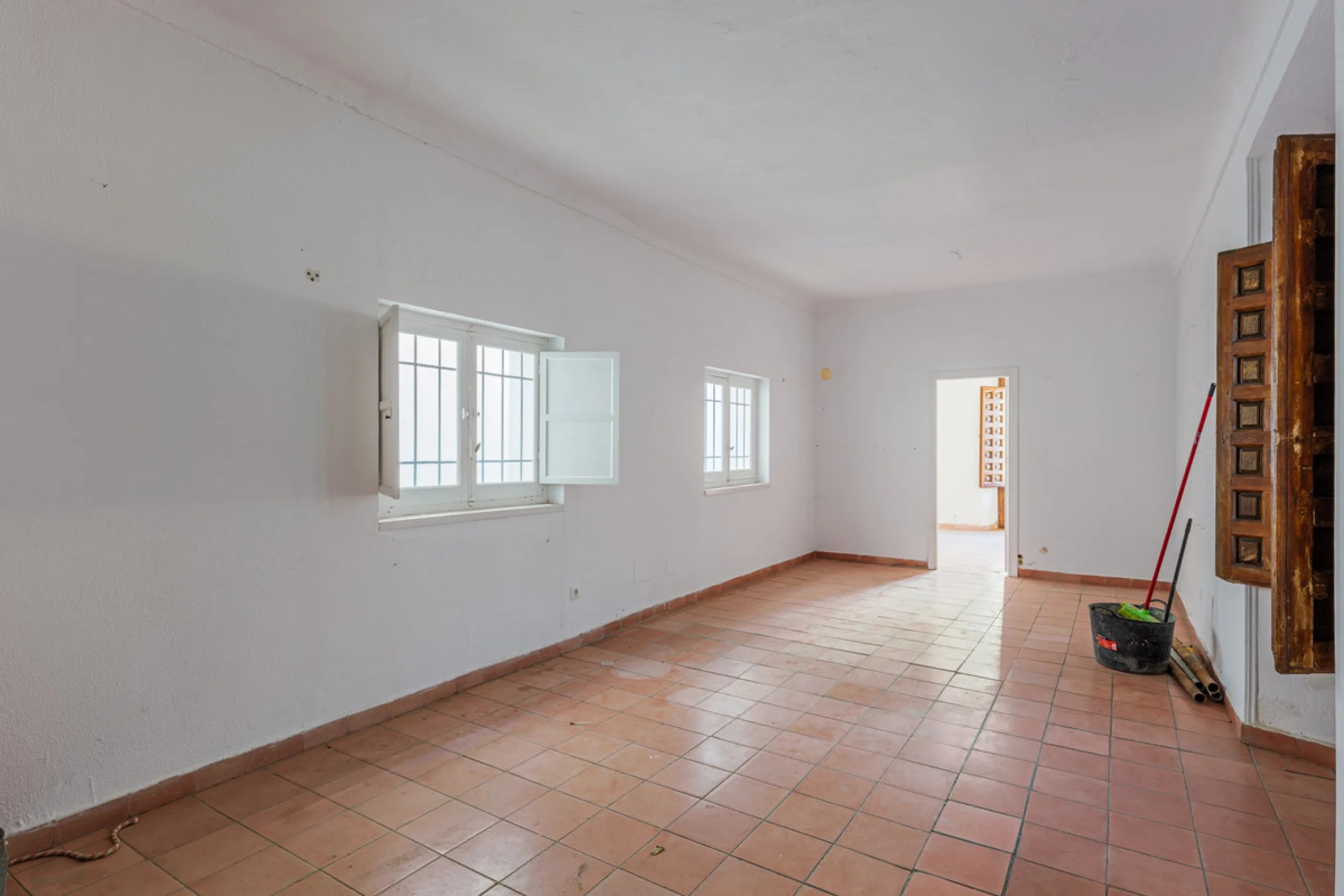 Commercial - Other в продаже в Málaga, Málaga. Площадь дома 1388 м². Площадь участка 343 м²