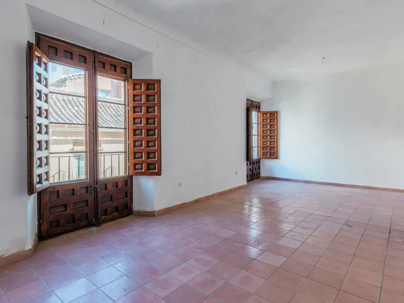 Commercial - Other в продаже в Málaga, Málaga. Площадь дома 1388 м². Площадь участка 343 м²