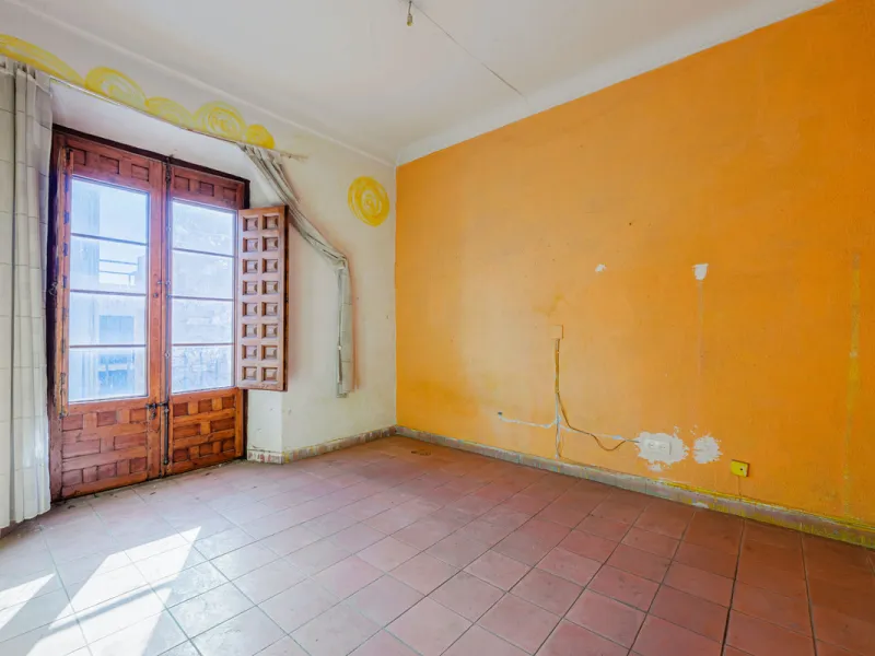 Commercial - Other в продаже в Málaga, Málaga. Площадь дома 1388 м². Площадь участка 343 м²