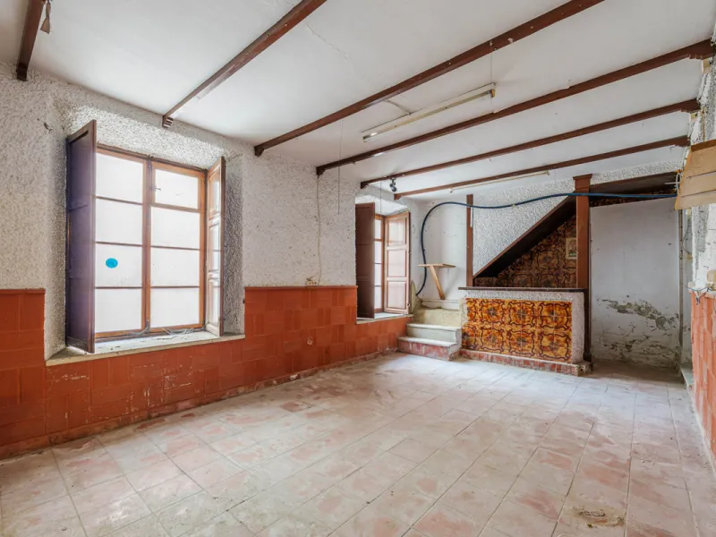 Commercial - Other в продаже в Málaga, Málaga. Площадь дома 1388 м². Площадь участка 343 м²