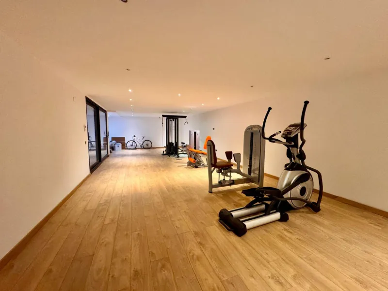 House - Detached Villa в продаже в Fuengirola, Málaga. В доме 3 спален и 4 ванных комнат. Площадь дома 435 м²