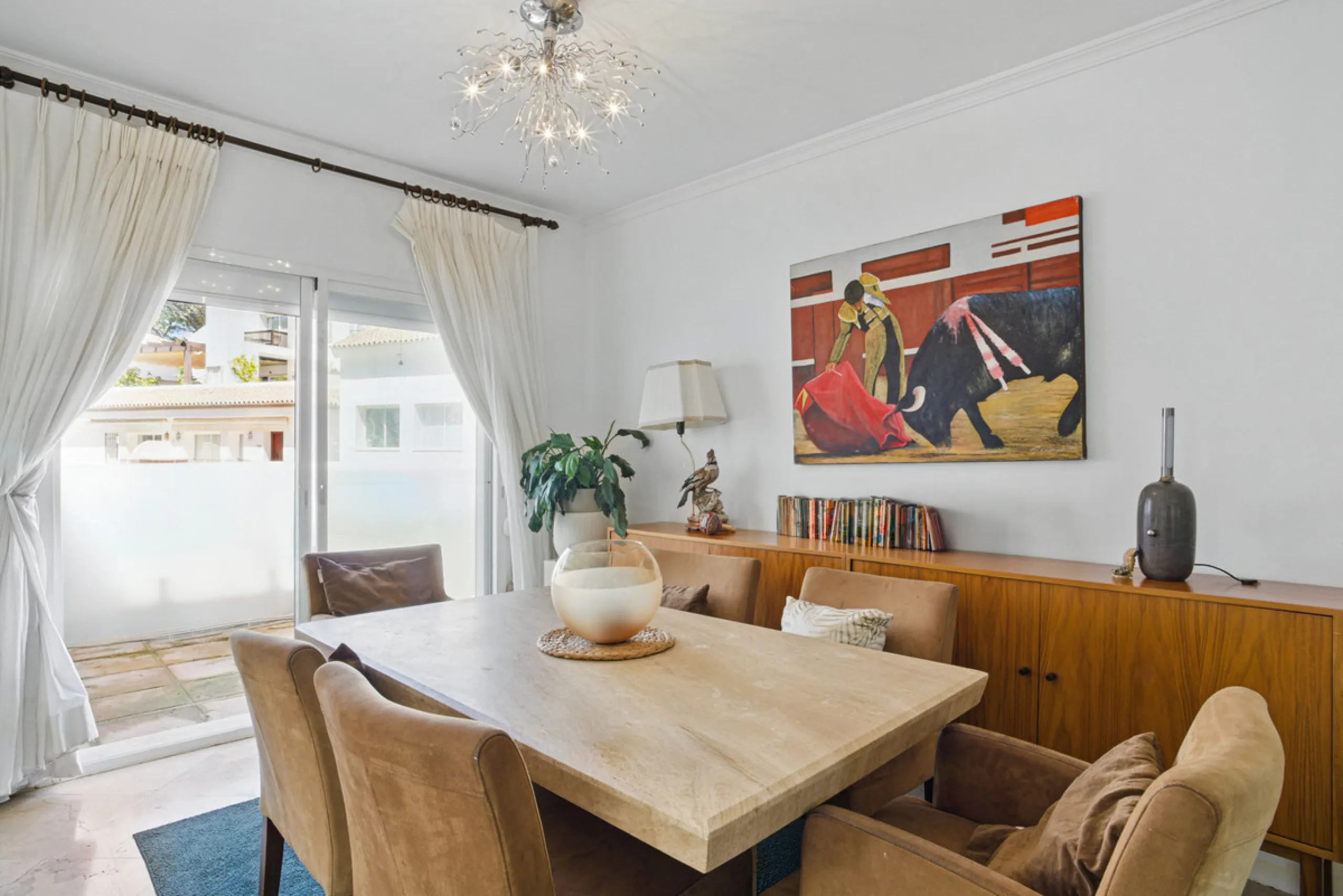 Spacious four-bedroom, duplex penthouse in the Los Pinos de Aloha complex, Nueva Andalucía, Marbella. This gated community offer security cameras, evening guard, access to a communal swimming pool and gardens and offers views of the surrounding landscape,