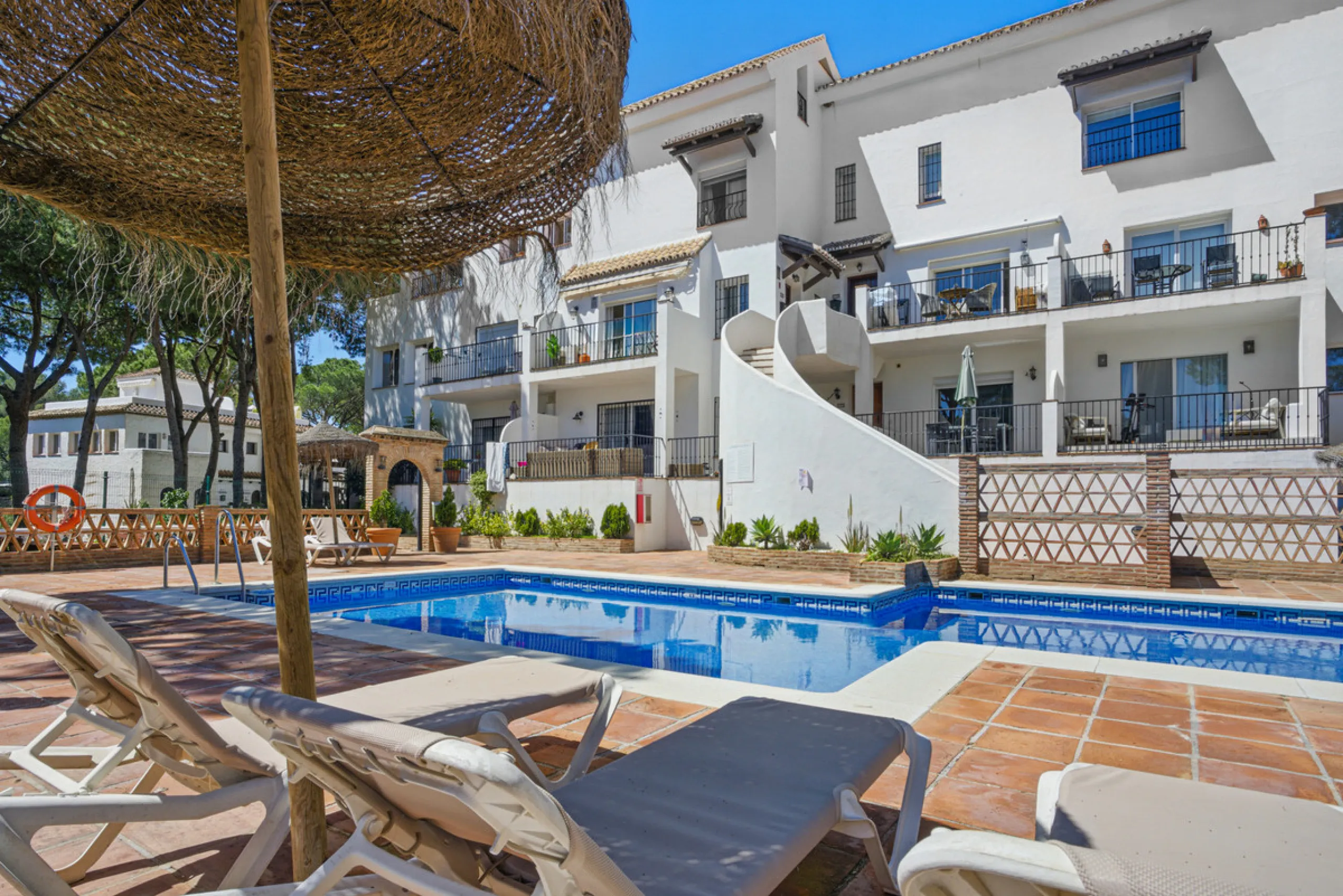 Spacious four-bedroom, duplex penthouse in the Los Pinos de Aloha complex, Nueva Andalucía, Marbella. This gated community offer security cameras, evening guard, access to a communal swimming pool and gardens and offers views of the surrounding landscape,