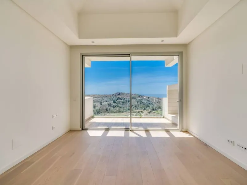 Luxury 4-Bedroom Penthouse for Sale in Marbella Club Hills