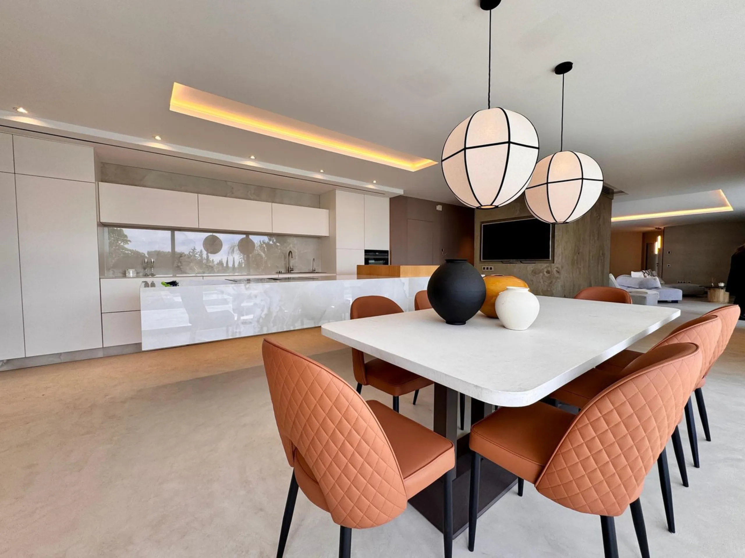 House - Detached Villa в продаже в Fuengirola, Málaga. В доме 3 спален и 4 ванных комнат. Площадь дома 435 м²