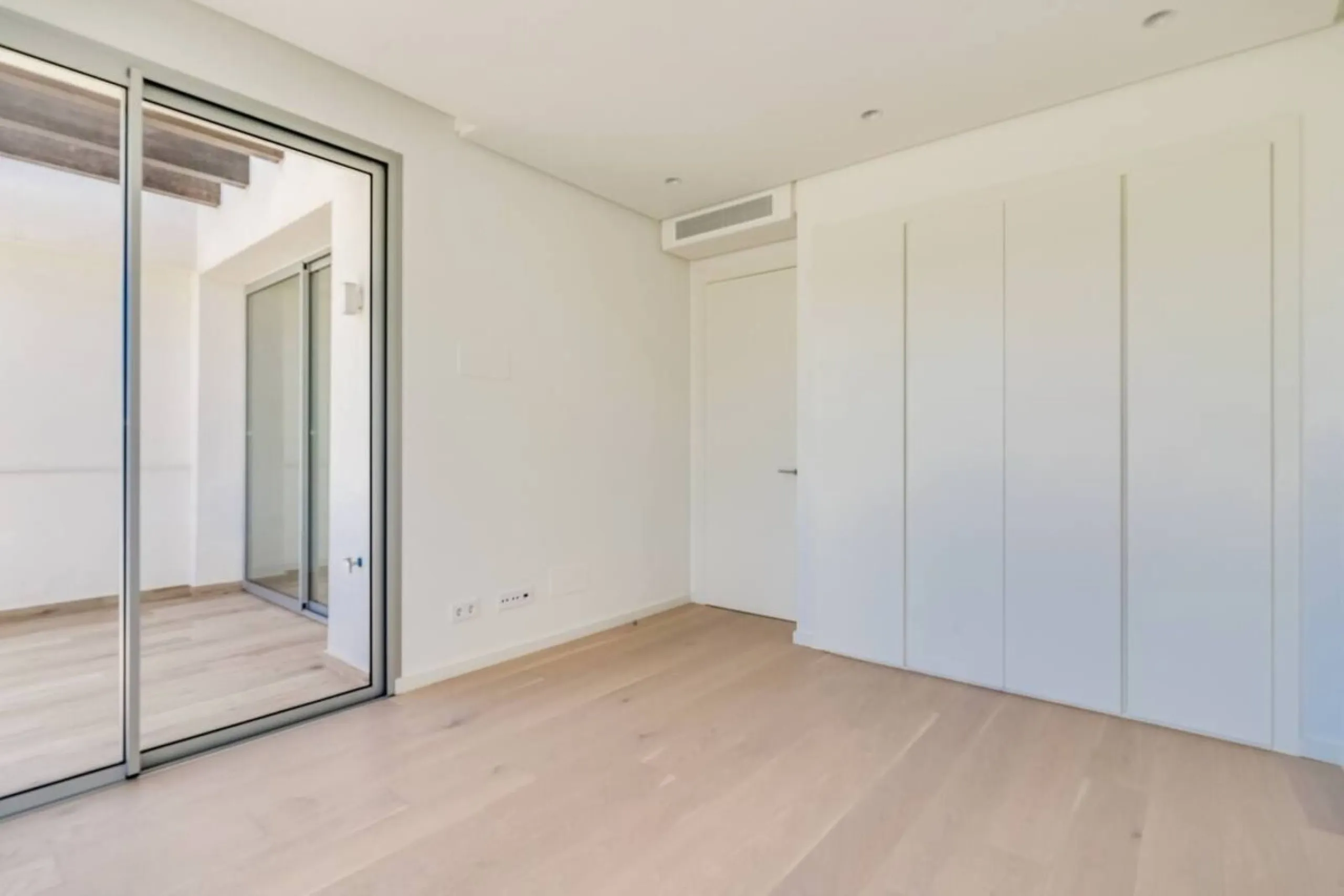Luxury 4-Bedroom Penthouse for Sale in Marbella Club Hills