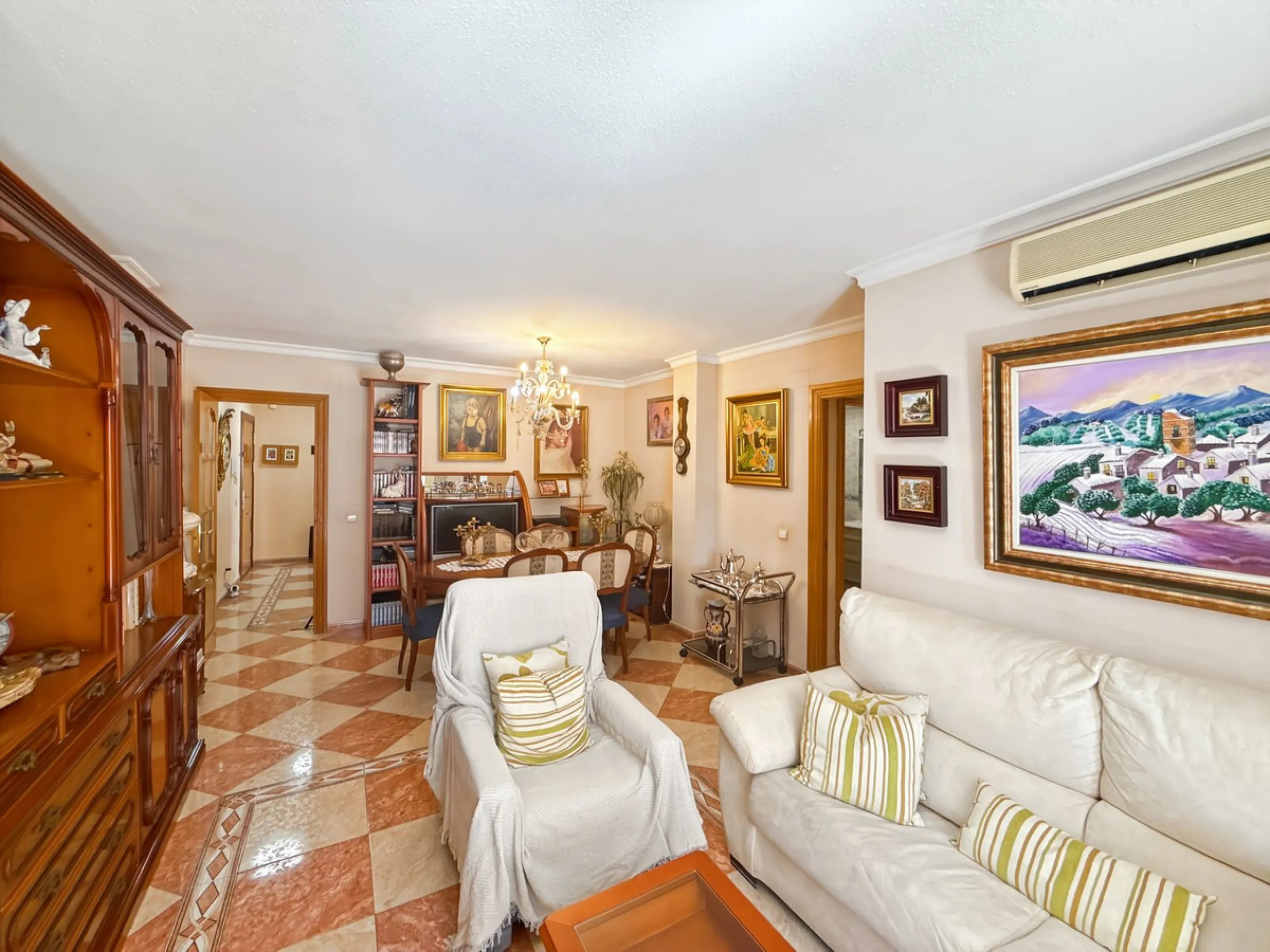 Apartment - Top Floor Apartment в продаже в Málaga, Málaga. В доме 4 спален и 2 ванных комнат. Площадь дома 134 м²