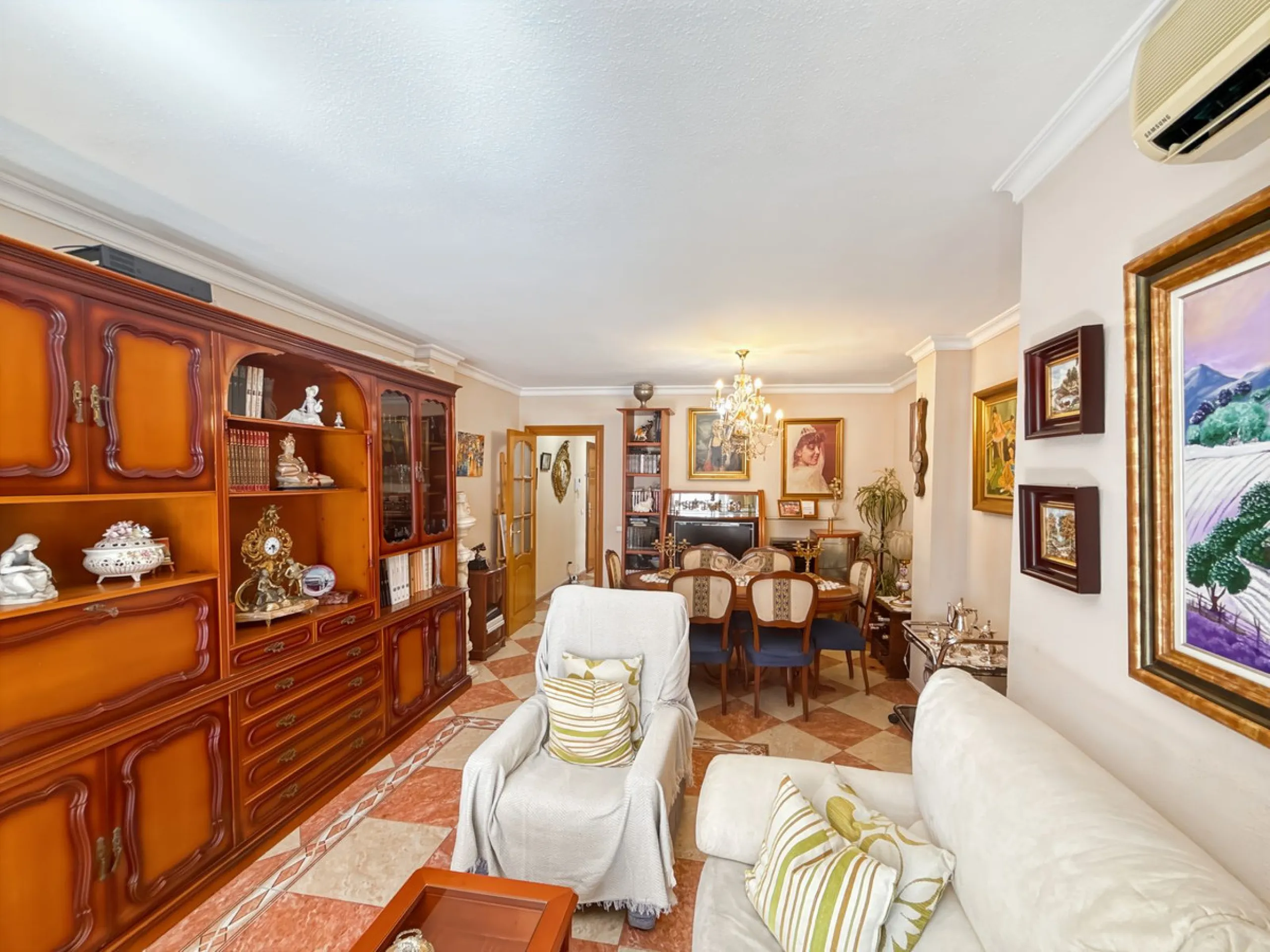 Apartment - Top Floor Apartment в продаже в Málaga, Málaga. В доме 4 спален и 2 ванных комнат. Площадь дома 134 м²