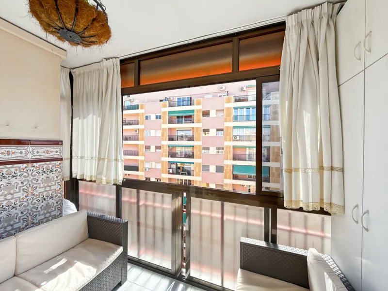 Apartment - Top Floor Apartment в продаже в Málaga, Málaga. В доме 4 спален и 2 ванных комнат. Площадь дома 134 м²