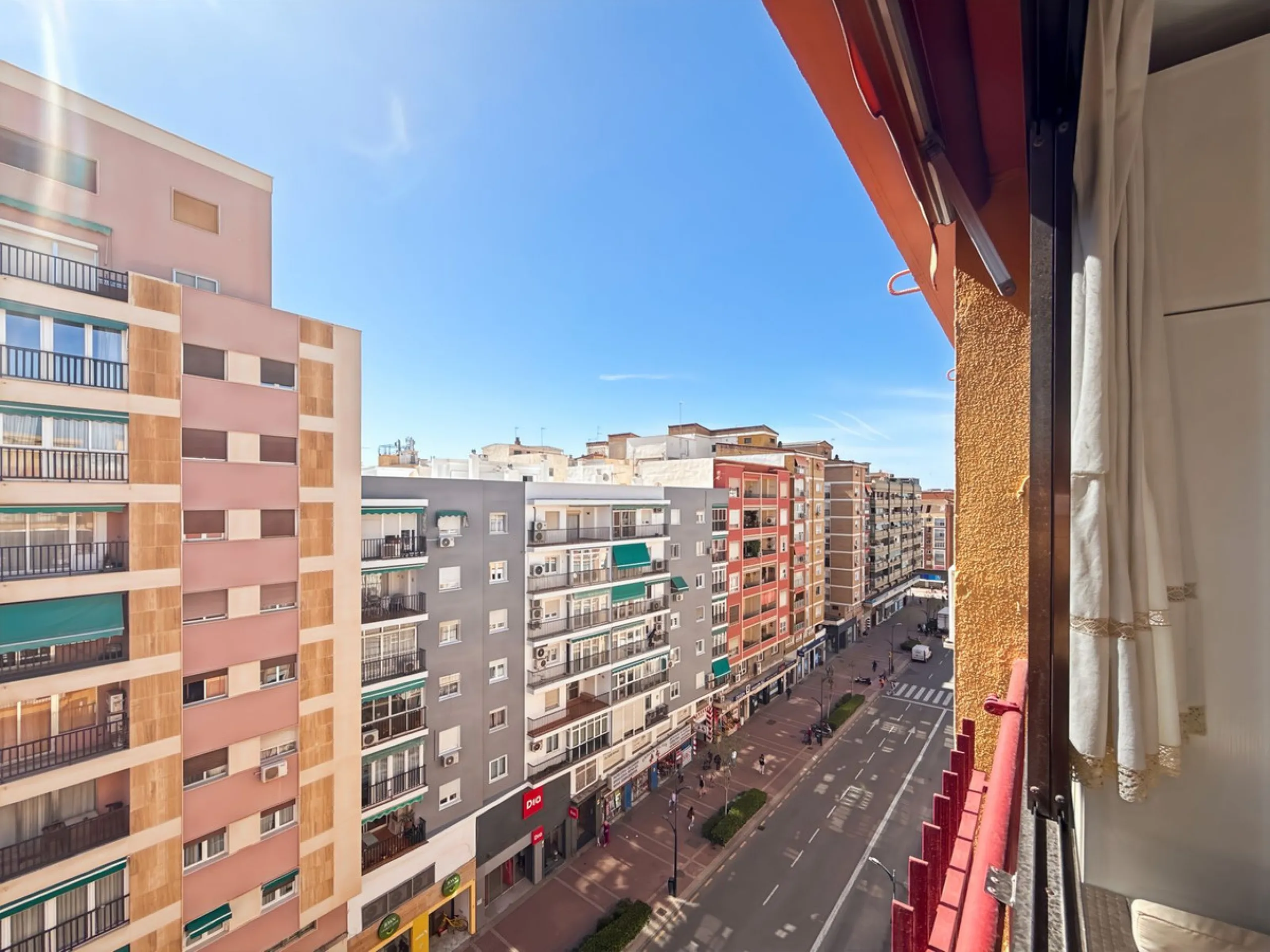 Apartment - Top Floor Apartment в продаже в Málaga, Málaga. В доме 4 спален и 2 ванных комнат. Площадь дома 134 м²