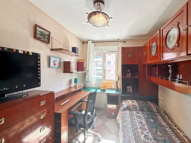 Apartment - Top Floor Apartment в продаже в Málaga, Málaga. В доме 4 спален и 2 ванных комнат. Площадь дома 134 м²