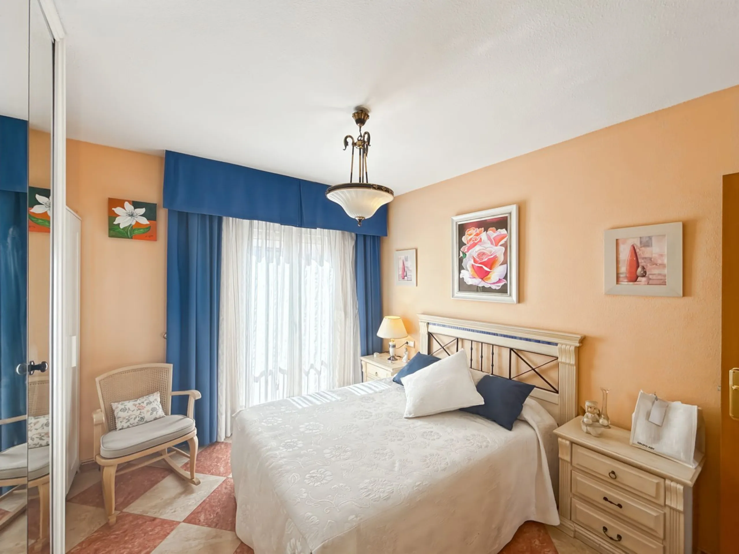 Apartment - Top Floor Apartment в продаже в Málaga, Málaga. В доме 4 спален и 2 ванных комнат. Площадь дома 134 м²