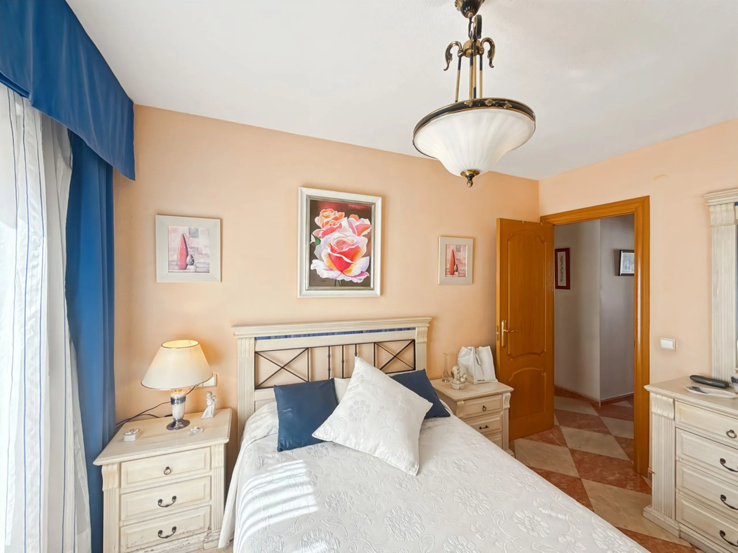Apartment - Top Floor Apartment в продаже в Málaga, Málaga. В доме 4 спален и 2 ванных комнат. Площадь дома 134 м²