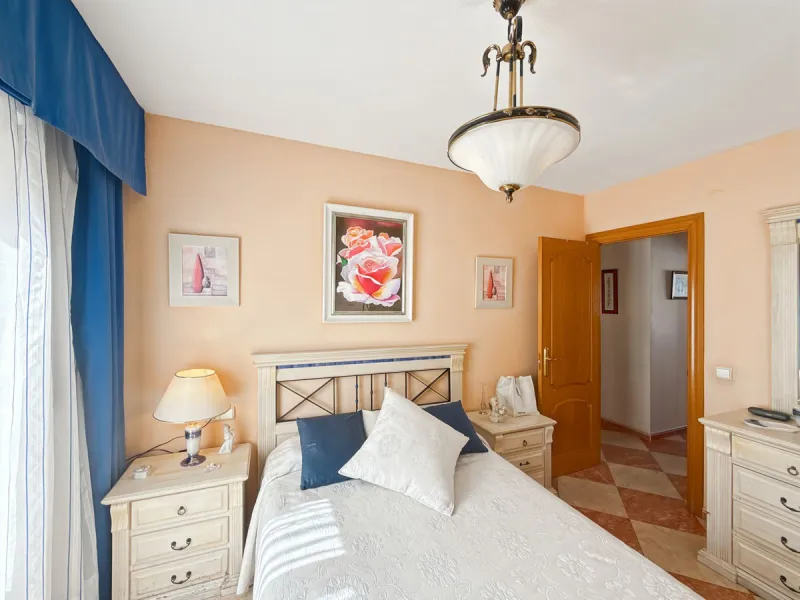 Apartment - Top Floor Apartment в продаже в Málaga, Málaga. В доме 4 спален и 2 ванных комнат. Площадь дома 134 м²