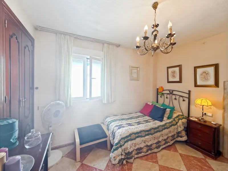 Apartment - Top Floor Apartment в продаже в Málaga, Málaga. В доме 4 спален и 2 ванных комнат. Площадь дома 134 м²