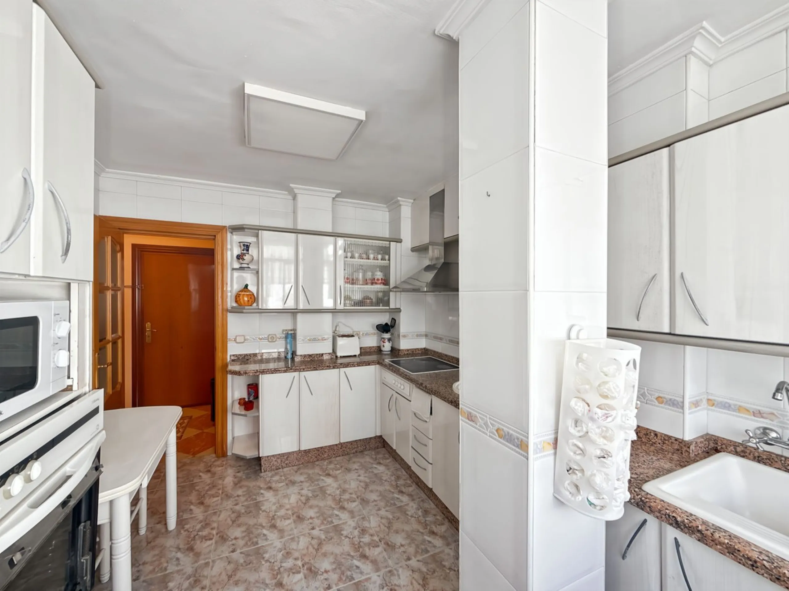 Apartment - Top Floor Apartment в продаже в Málaga, Málaga. В доме 4 спален и 2 ванных комнат. Площадь дома 134 м²