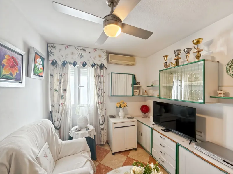 Apartment - Top Floor Apartment в продаже в Málaga, Málaga. В доме 4 спален и 2 ванных комнат. Площадь дома 134 м²