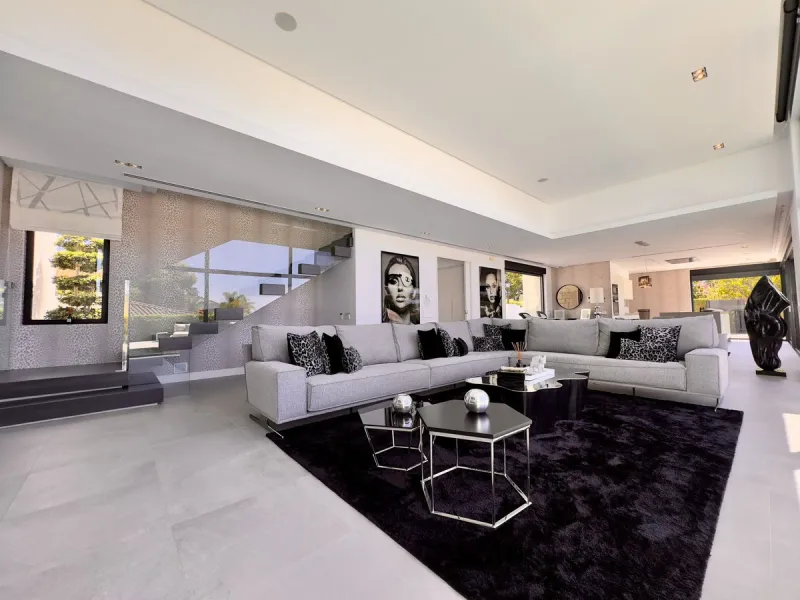 House - Detached Villa в продаже в Marbella, Málaga. В доме 4 спален и 5 ванных комнат. Площадь дома 400 м². Площадь участка 800 м²