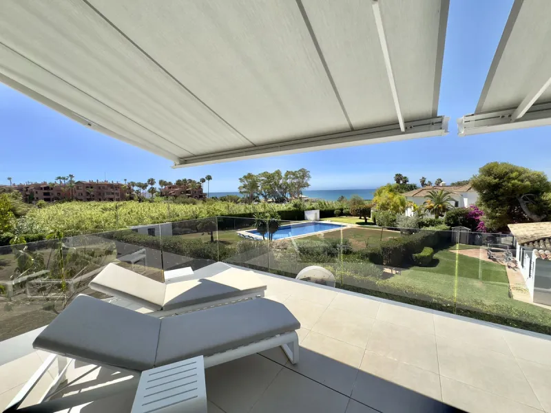 House - Detached Villa в продаже в Marbella, Málaga. В доме 4 спален и 5 ванных комнат. Площадь дома 400 м². Площадь участка 800 м²