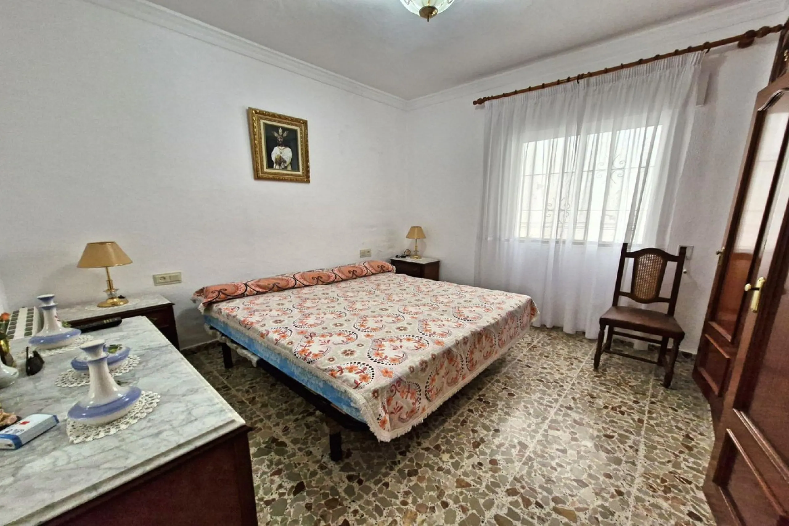 Spacious 7-Bedroom Townhouse with Garage, Garden, Wine Cellar & Panoramic Roof Terrace in Guaro Village.