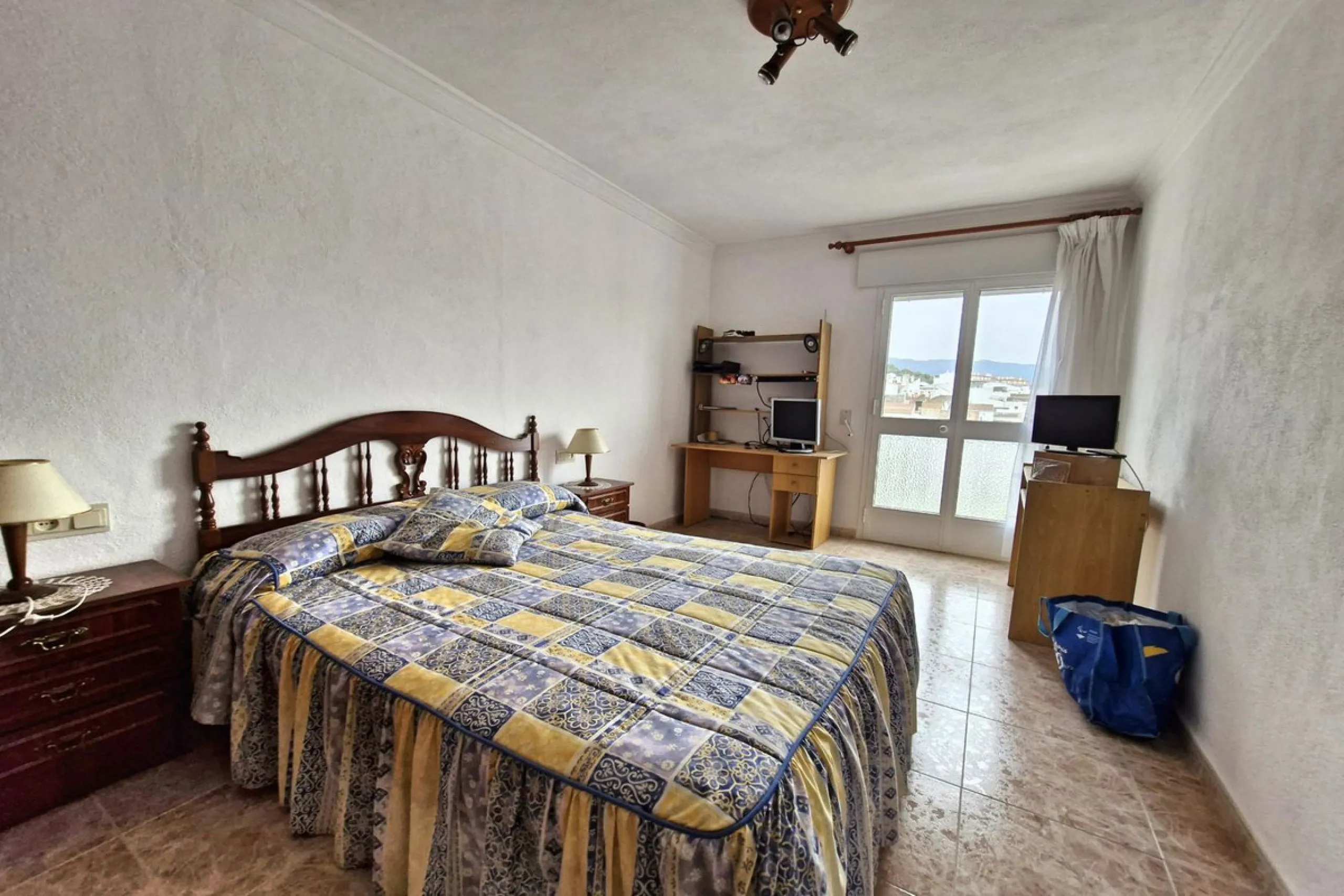 Spacious 7-Bedroom Townhouse with Garage, Garden, Wine Cellar & Panoramic Roof Terrace in Guaro Village.