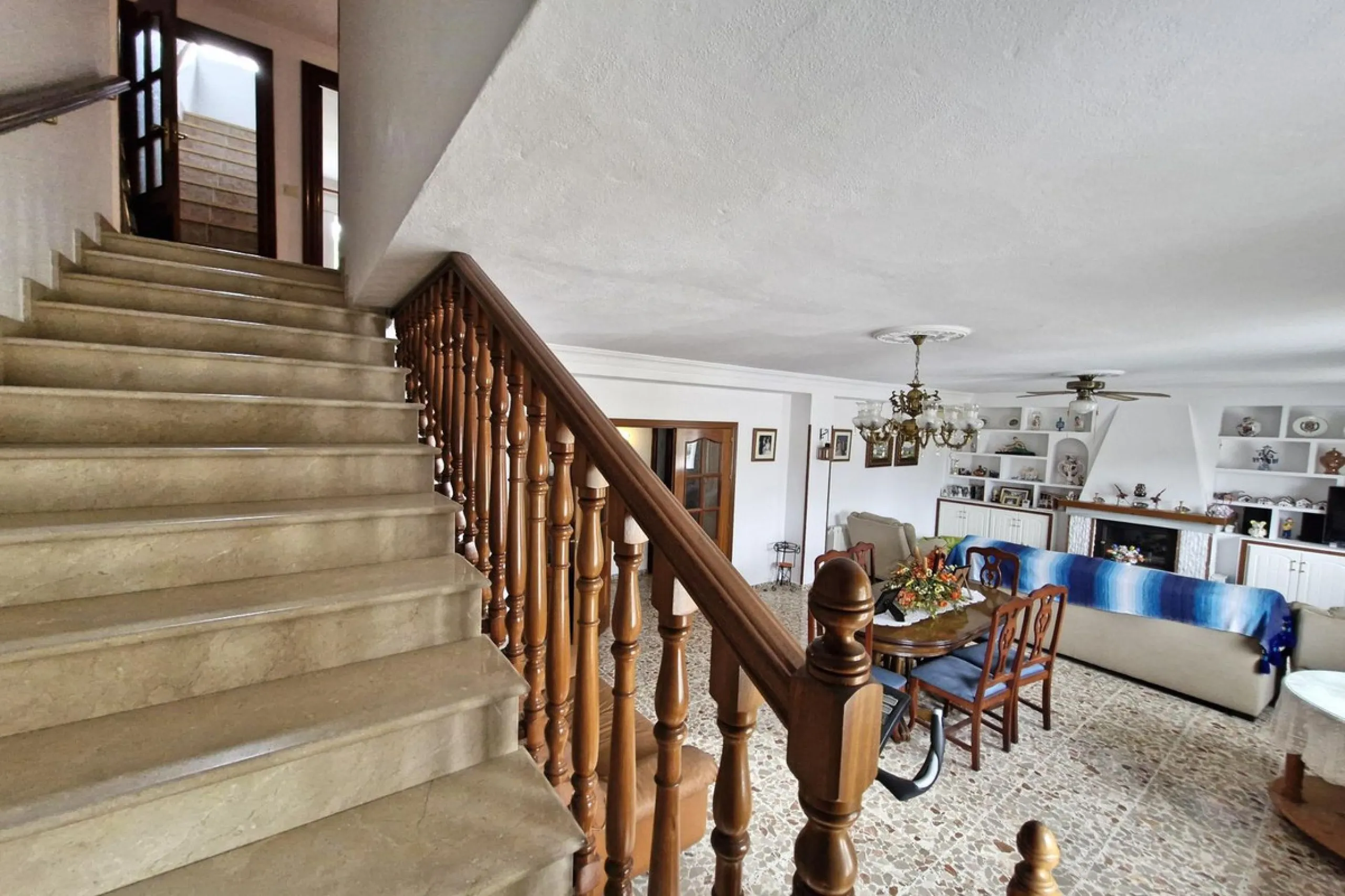 Spacious 7-Bedroom Townhouse with Garage, Garden, Wine Cellar & Panoramic Roof Terrace in Guaro Village.