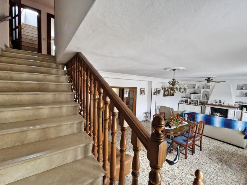 Spacious 7-Bedroom Townhouse with Garage, Garden, Wine Cellar & Panoramic Roof Terrace in Guaro Village.