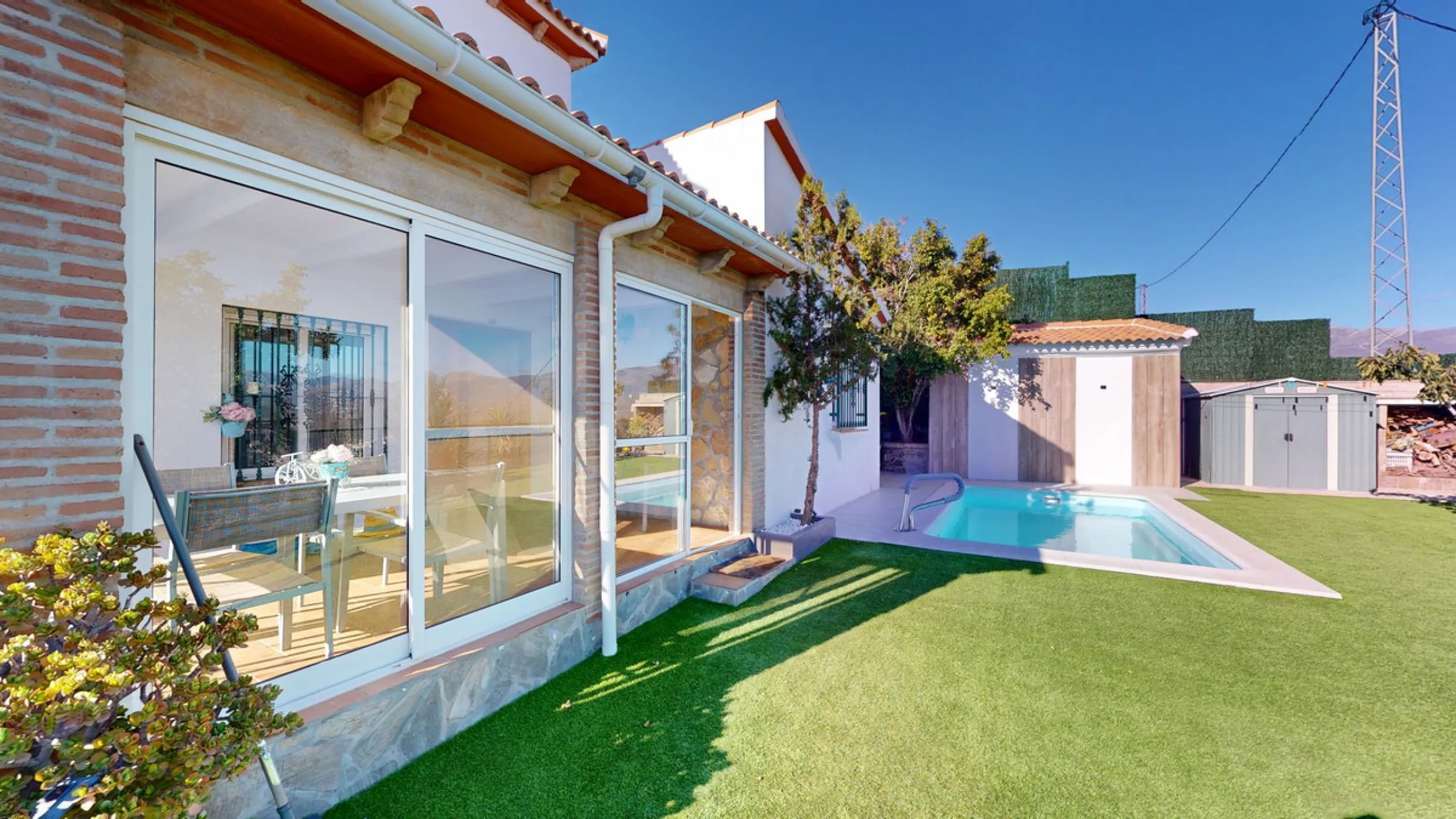 Dream House near Arenas with Sea View and Endless Possibilities! Welcome to your new home nestled in the picturesque surroundings of Arenas. This unique property is divided into three residential units, offering you a lifestyle of extraordinary comfort. U