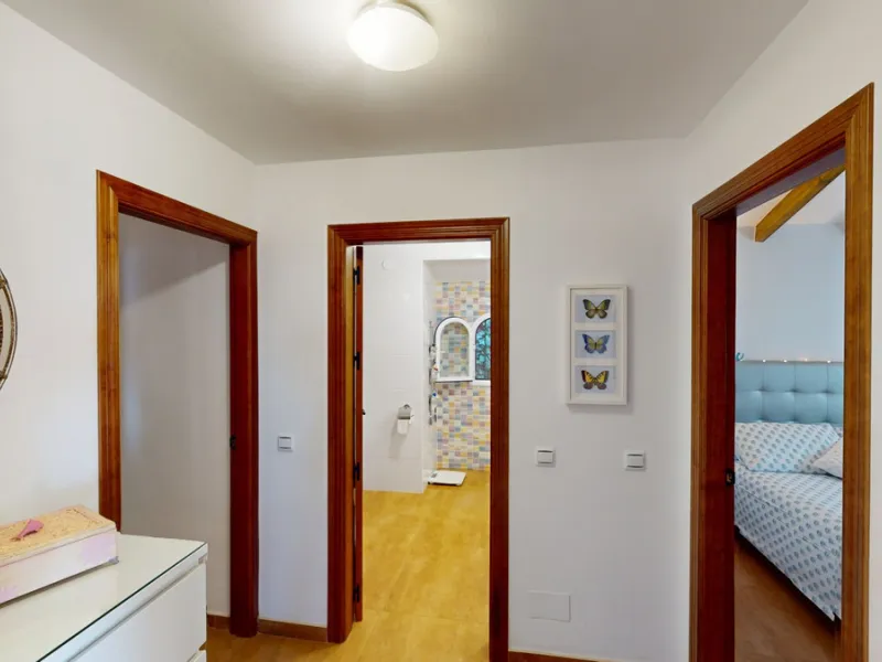 Dream House near Arenas with Sea View and Endless Possibilities! Welcome to your new home nestled in the picturesque surroundings of Arenas. This unique property is divided into three residential units, offering you a lifestyle of extraordinary comfort. U