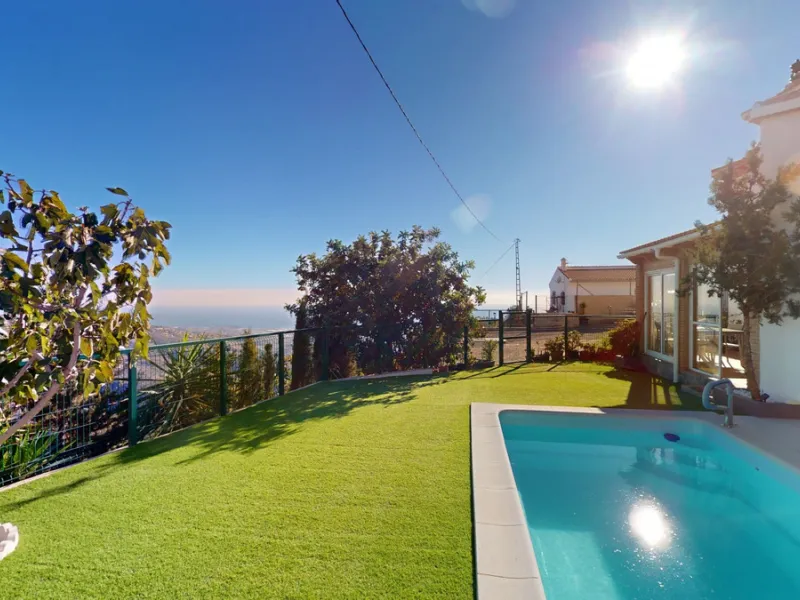 Dream House near Arenas with Sea View and Endless Possibilities! Welcome to your new home nestled in the picturesque surroundings of Arenas. This unique property is divided into three residential units, offering you a lifestyle of extraordinary comfort. U