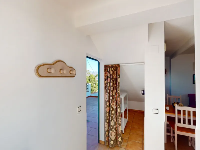 Dream House near Arenas with Sea View and Endless Possibilities! Welcome to your new home nestled in the picturesque surroundings of Arenas. This unique property is divided into three residential units, offering you a lifestyle of extraordinary comfort. U